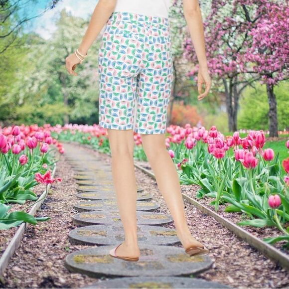 Talbots perfect shorts! New! Cute style and daisy pattern! - Picture 2 of 8